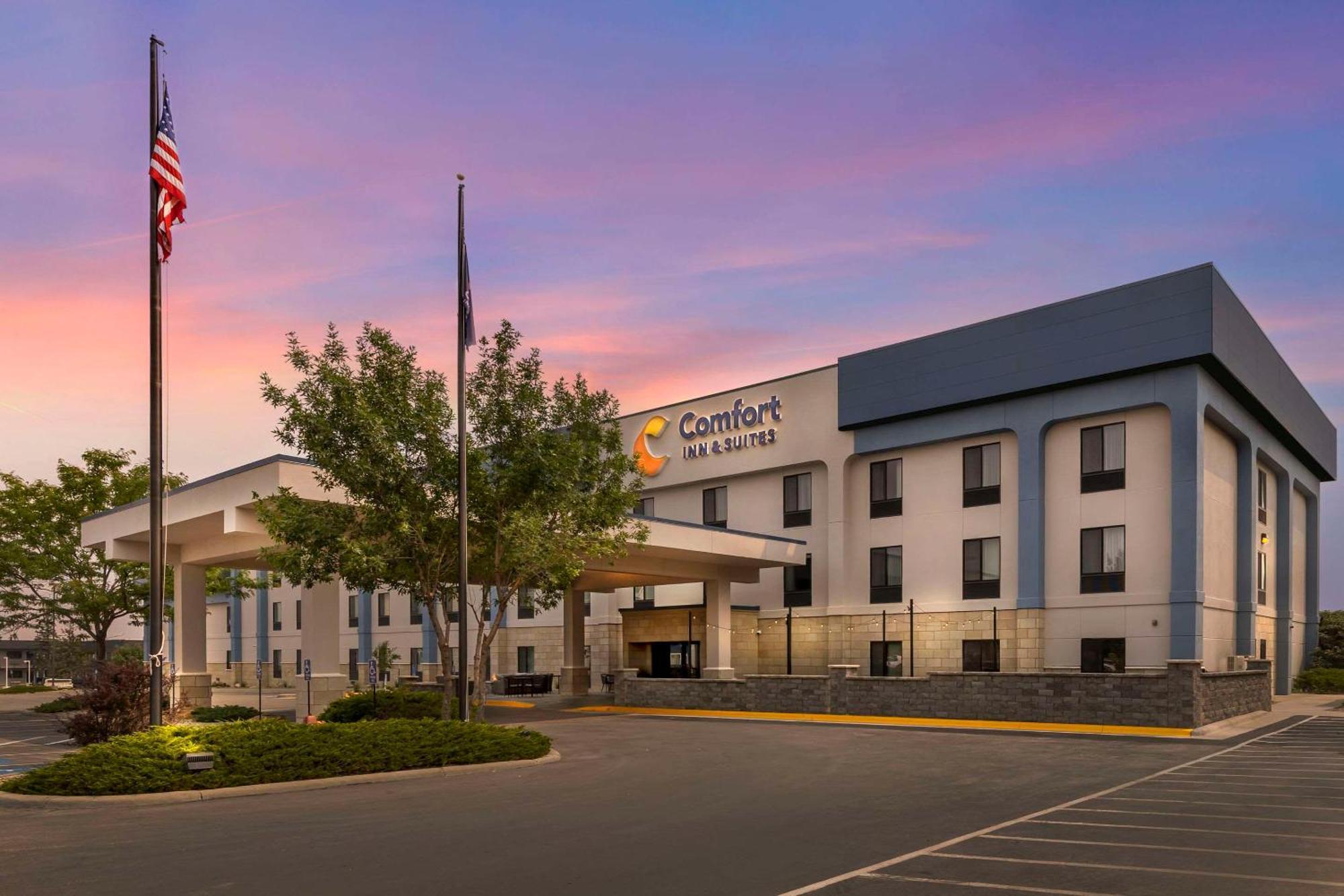 Comfort Inn & Suites Rapid City Near Mt Rushmore Eksteriør bilde